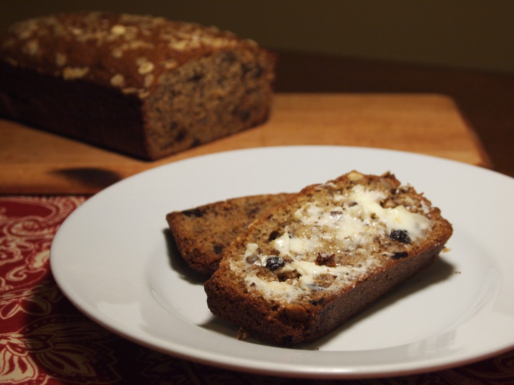 banana bread with oats and currants