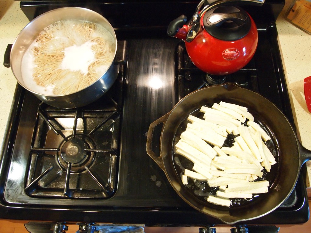 tofu and soba cooking