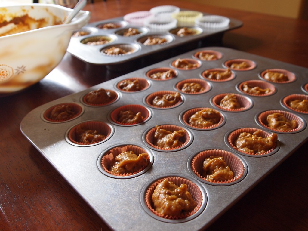 filling muffin cups